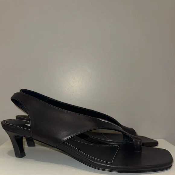 Toteme Sculptural Slingback Leather Sandals, 39, Pepper - Picture 9 of 15